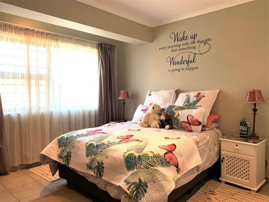 4 Bedroom Property for Sale in Wavecrest Eastern Cape